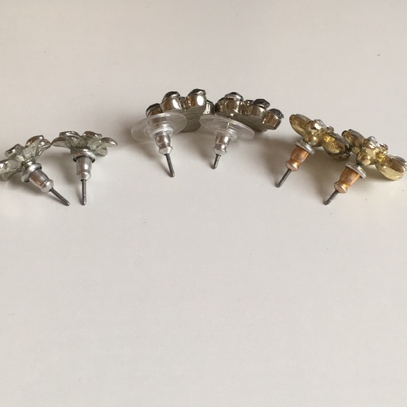 Flower stud earrings (set of 3) - Picture 2 of 2